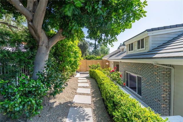 411 Woodcliffe, Pasadena, CA 91105