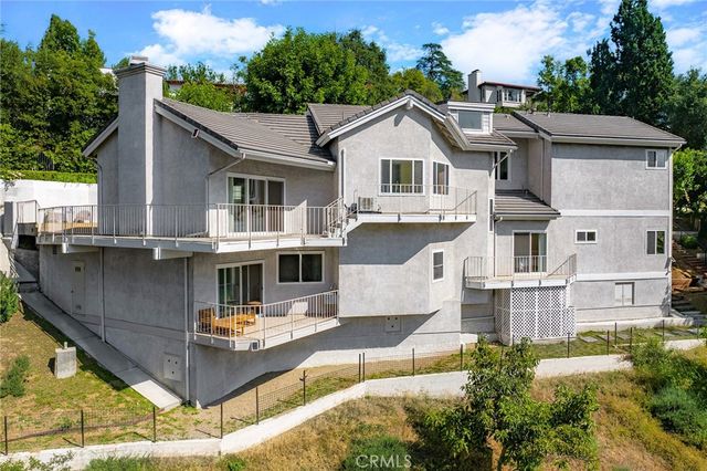 411 Woodcliffe, Pasadena, CA 91105