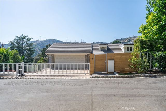 411 Woodcliffe, Pasadena, CA 91105