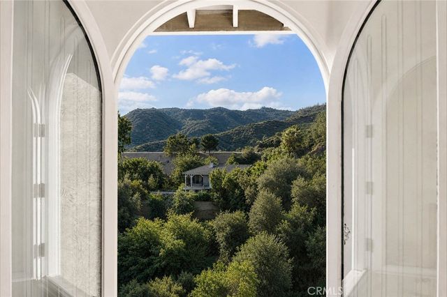 411 Woodcliffe, Pasadena, CA 91105