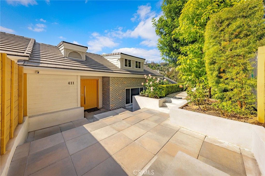 411 Woodcliffe, Pasadena, CA 91105