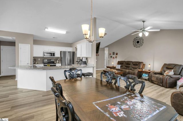 605 Fountain Brook Lane, Fountain Inn, SC 29644