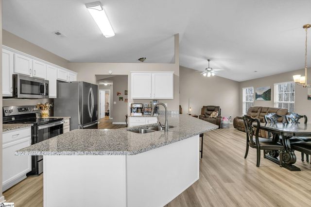 605 Fountain Brook Lane, Fountain Inn, SC 29644