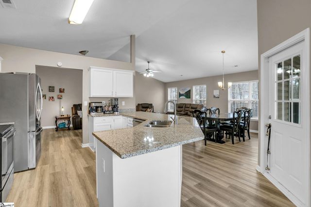 605 Fountain Brook Lane, Fountain Inn, SC 29644