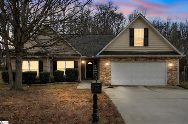 605 Fountain Brook Lane, Fountain Inn, SC 29644