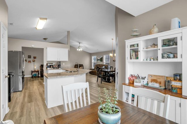 605 Fountain Brook Lane, Fountain Inn, SC 29644