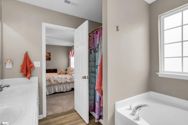 605 Fountain Brook Lane, Fountain Inn, SC 29644