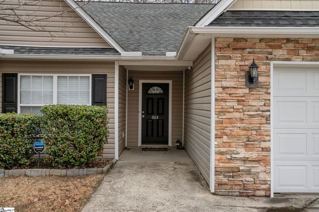 605 Fountain Brook Lane, Fountain Inn, SC 29644