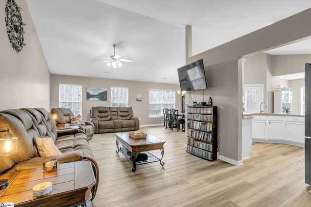 605 Fountain Brook Lane, Fountain Inn, SC 29644