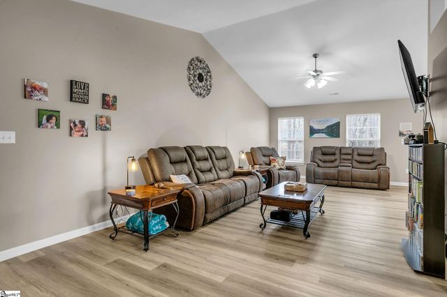 605 Fountain Brook Lane, Fountain Inn, SC 29644