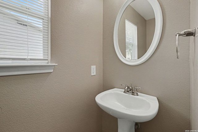 224 HEREFORD ST, Cibolo, TX 78108