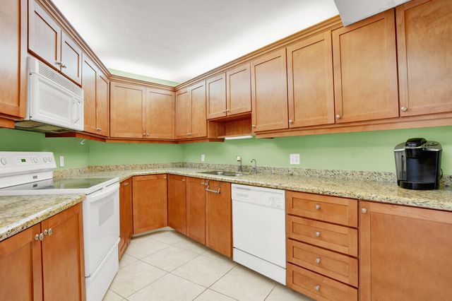 5420 N Ocean Drive 1803, Singer Island, FL 33404