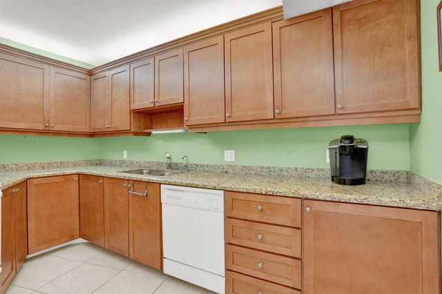 5420 N Ocean Drive 1803, Singer Island, FL 33404