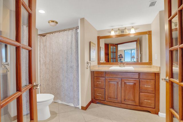 5420 N Ocean Drive 1803, Singer Island, FL 33404