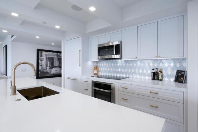 529 S Flagler Drive 18e, West Palm Beach, FL 33401