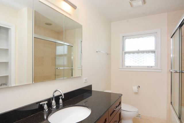 8117 Central Avenue, Morton Grove, IL 60053