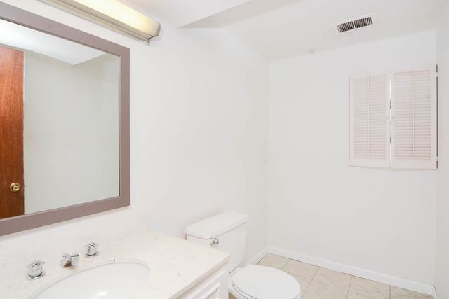 8117 Central Avenue, Morton Grove, IL 60053
