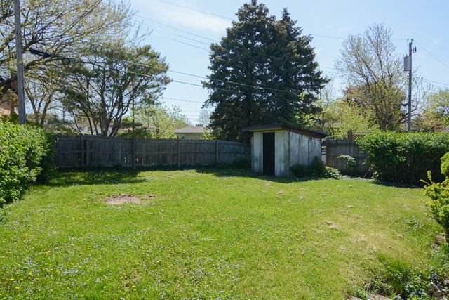 8117 Central Avenue, Morton Grove, IL 60053