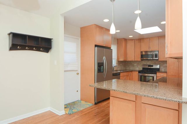 8117 Central Avenue, Morton Grove, IL 60053