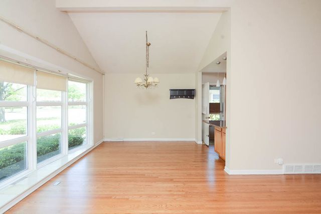 8117 Central Avenue, Morton Grove, IL 60053