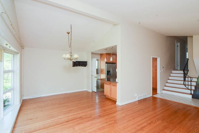 8117 Central Avenue, Morton Grove, IL 60053