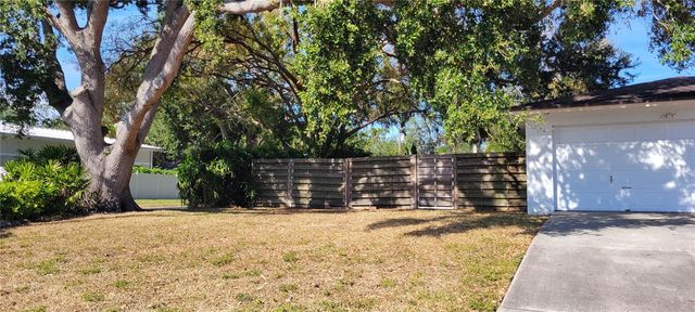 2515 CLEMATIS STREET, Sarasota, FL 34239