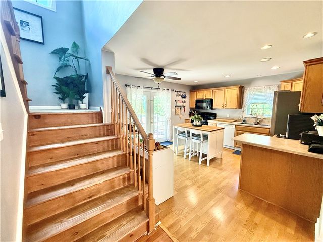 3745 Mitchell Rd, Neshannock Twp, PA 16105