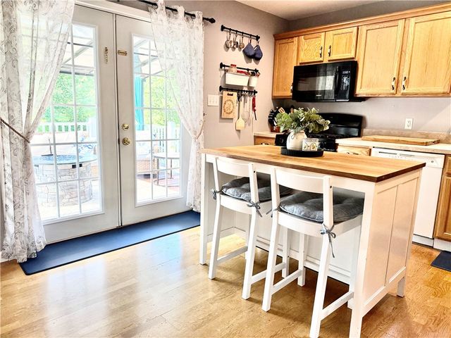 3745 Mitchell Rd, Neshannock Twp, PA 16105