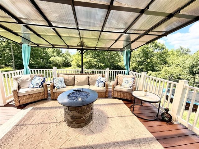 3745 Mitchell Rd, Neshannock Twp, PA 16105