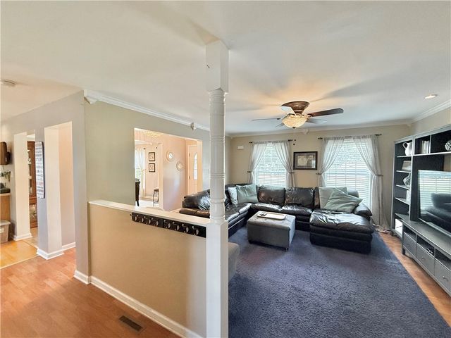 3745 Mitchell Rd, Neshannock Twp, PA 16105