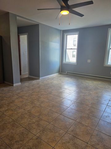 151 Salem 1, Lowell, MA 01851