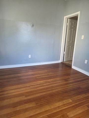151 Salem 1, Lowell, MA 01851