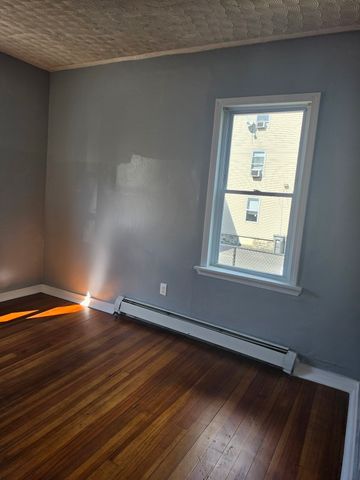 151 Salem 1, Lowell, MA 01851