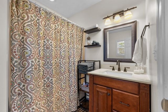 38 Brook St, Georgetown, MA 01833