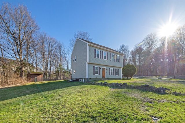 38 Brook St, Georgetown, MA 01833