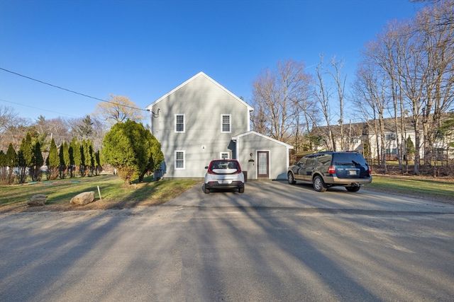 38 Brook St, Georgetown, MA 01833