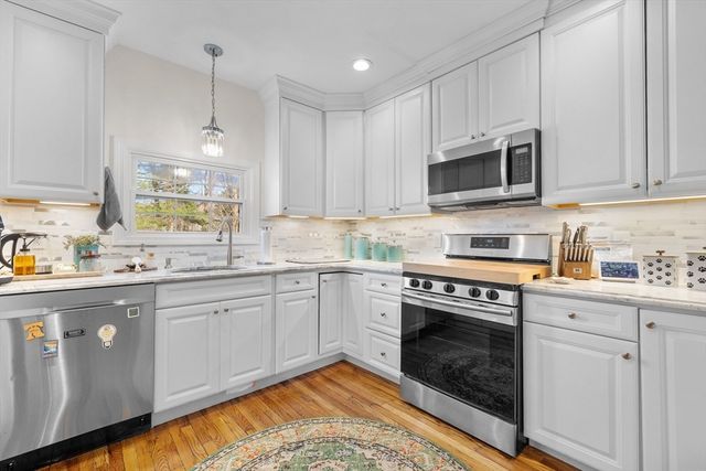 38 Brook St, Georgetown, MA 01833