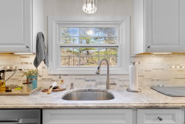 38 Brook St, Georgetown, MA 01833