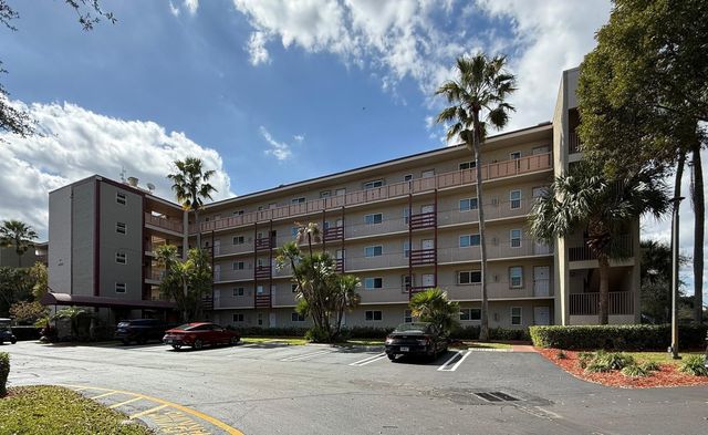 2106 S Cypress Bend Drive 210, Pompano Beach, FL 33069