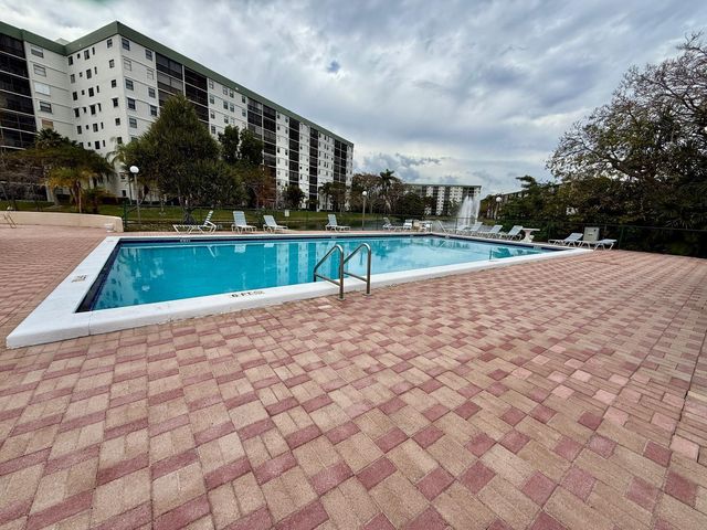 2106 S Cypress Bend Drive 210, Pompano Beach, FL 33069