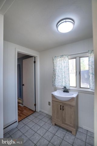 17 SUNSET RD, Lewistown, PA 17044