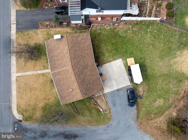 17 SUNSET RD, Lewistown, PA 17044