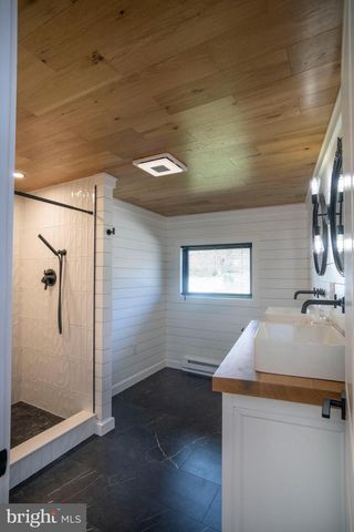 17 SUNSET RD, Lewistown, PA 17044