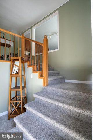 17 SUNSET RD, Lewistown, PA 17044