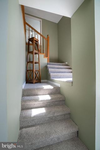 17 SUNSET RD, Lewistown, PA 17044