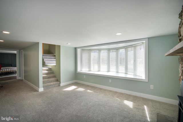 17 SUNSET RD, Lewistown, PA 17044