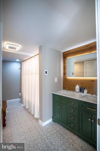 17 SUNSET RD, Lewistown, PA 17044