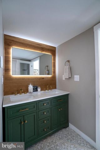 17 SUNSET RD, Lewistown, PA 17044