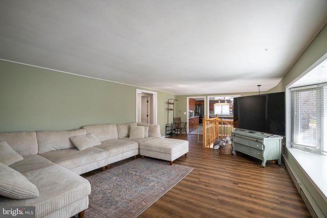 17 SUNSET RD, Lewistown, PA 17044