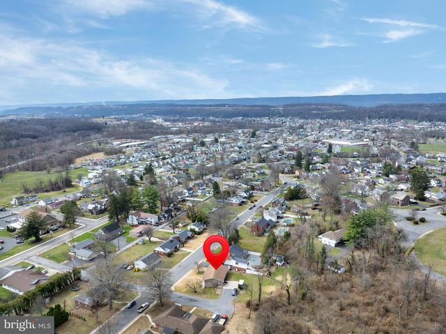 17 SUNSET RD, Lewistown, PA 17044